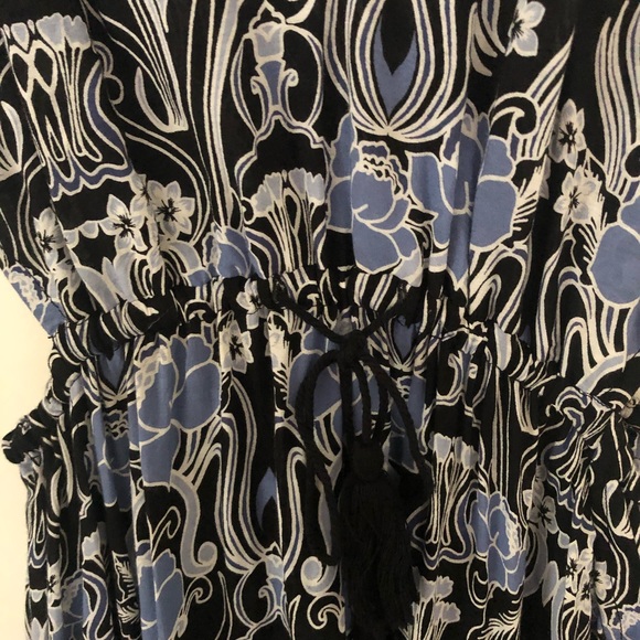 SIDE CUT OUT MAXI DRESS - Picture 6 of 8